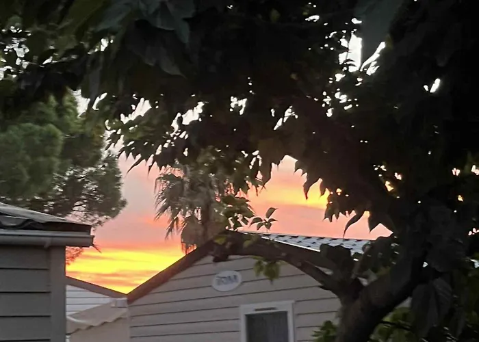 Mobil مكان تخييم